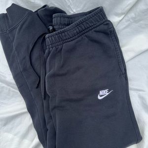 Mens black Nike sweatpant joggers
